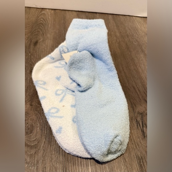 Cozy Blue Women’s Bow Socks- 2 Pairs- NWT - Picture 1 of 3